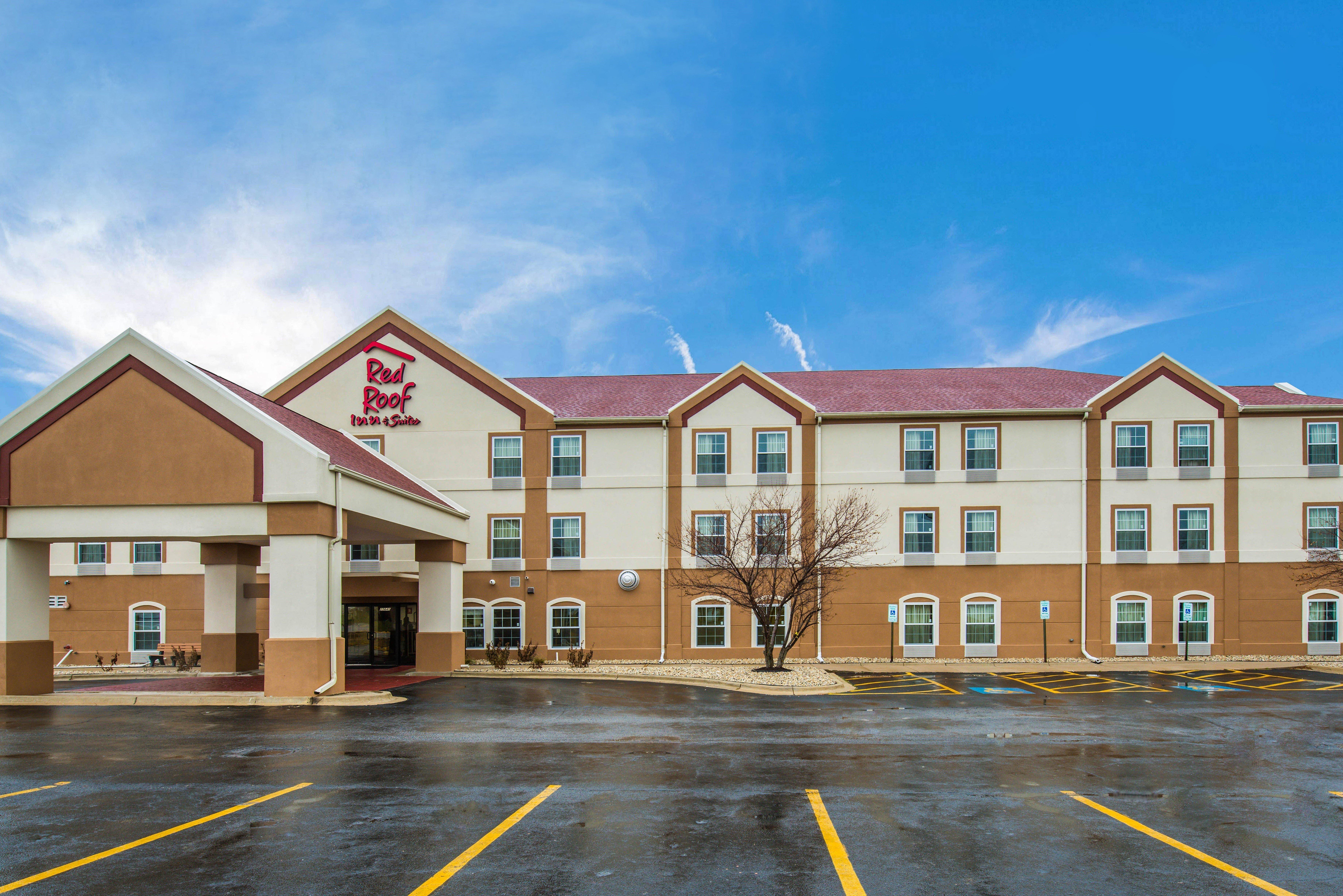 Red Roof Inn & Suites Monee Exterior photo