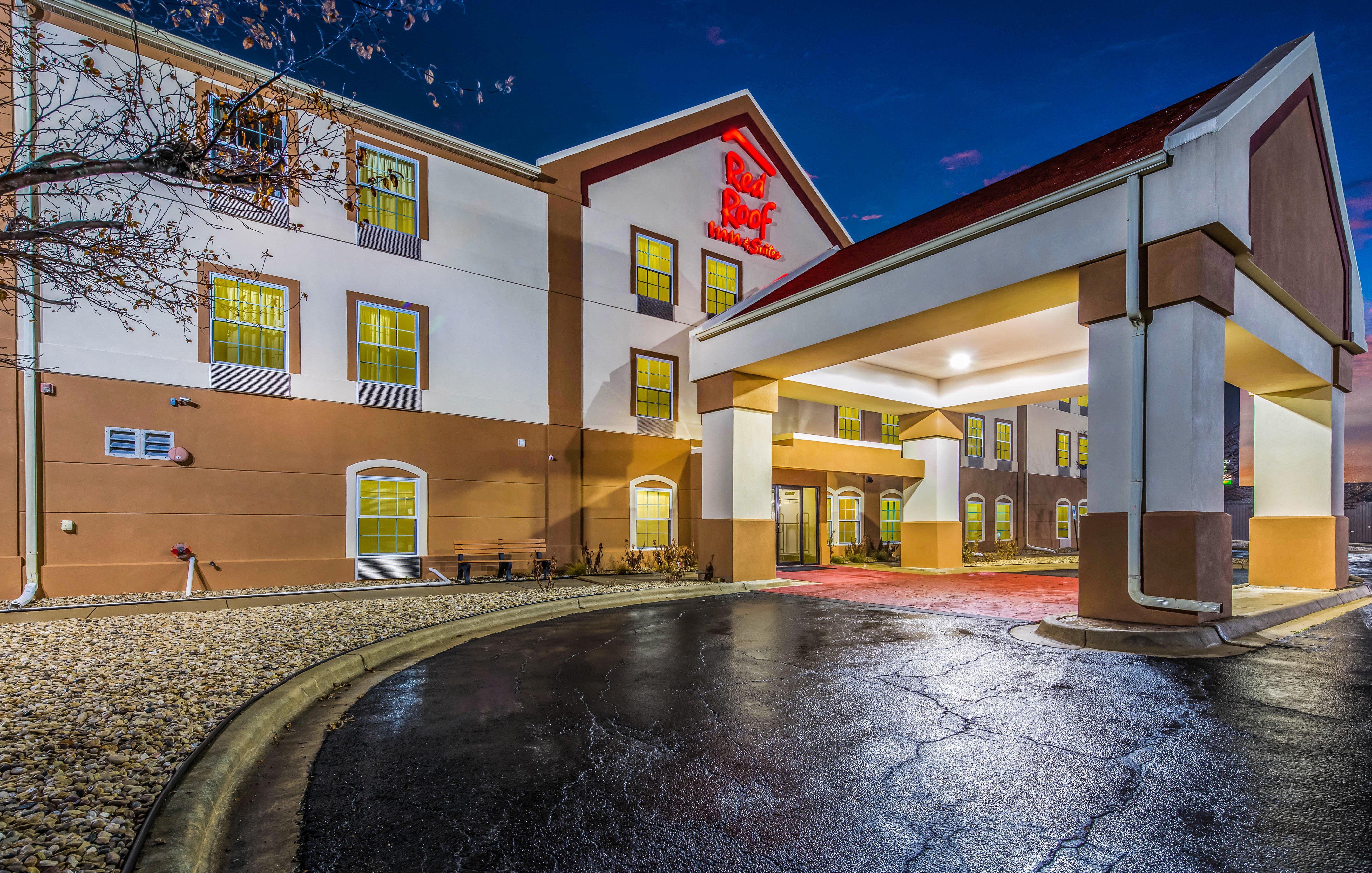Red Roof Inn & Suites Monee Exterior photo