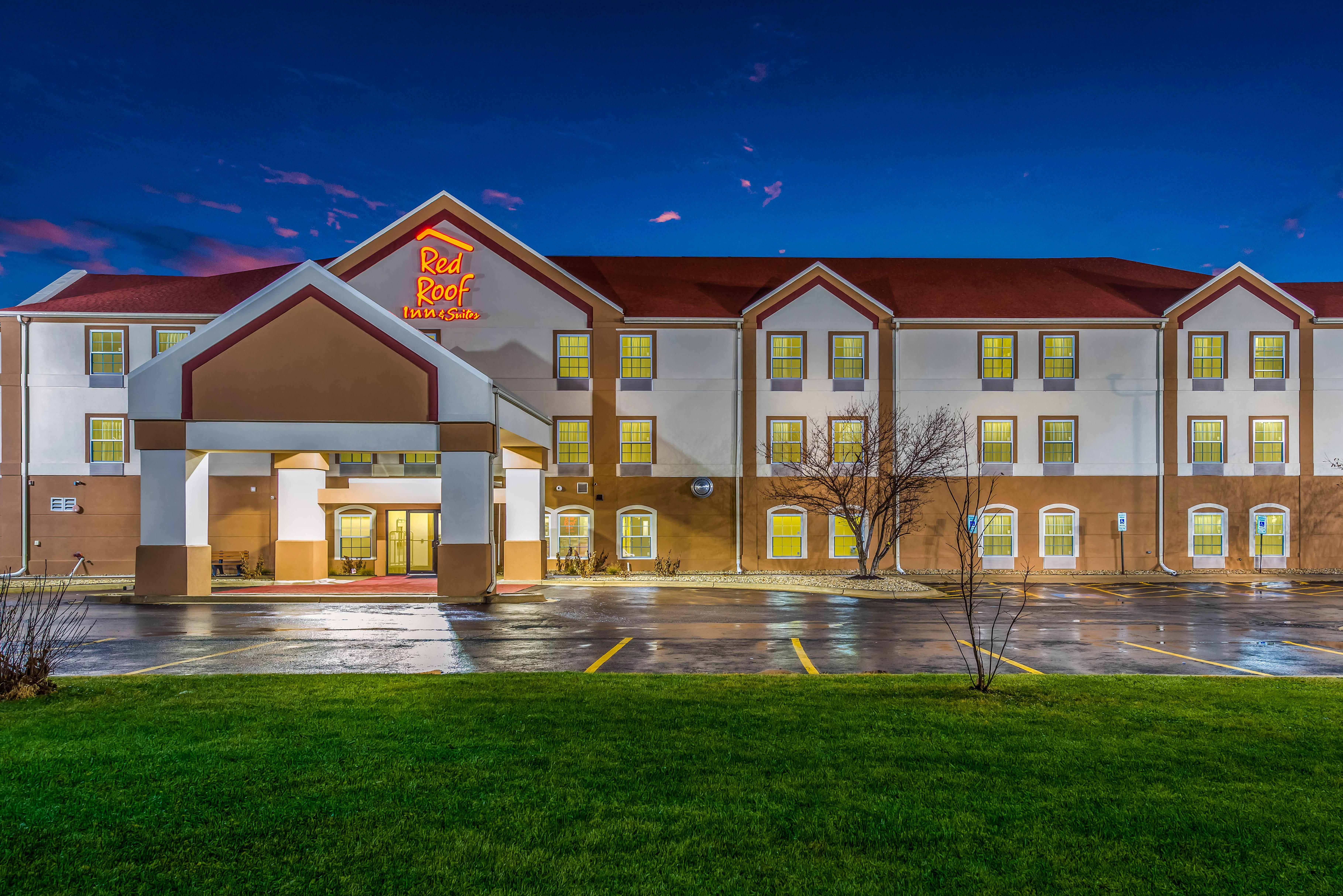 Red Roof Inn & Suites Monee Exterior photo